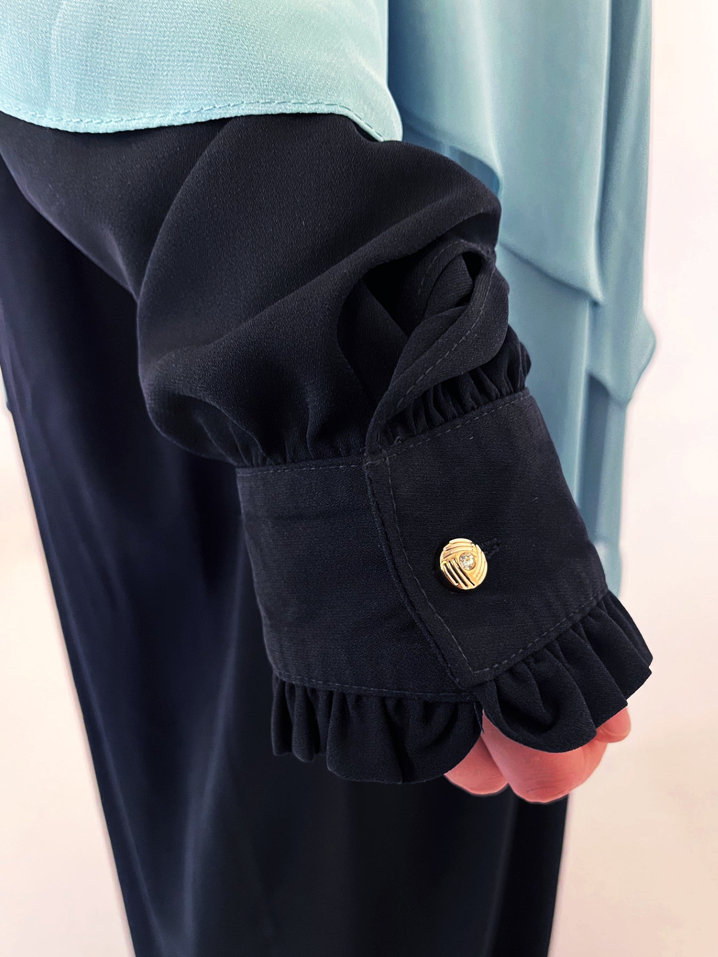 Abaya Schwarz mit Manschetten - elle A cette